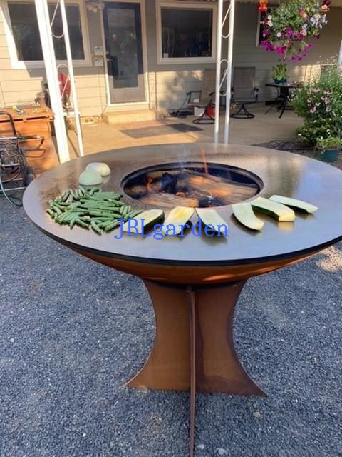 Conical Garden Rusty Color Metal BBQ Grills