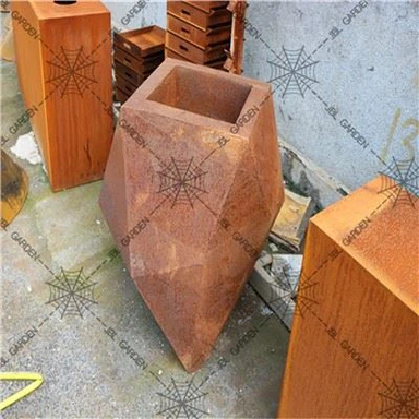 Prodajem velike vanjske žardinjere