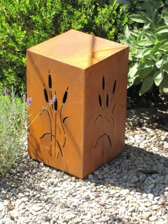 Patinirani ukrasni stup