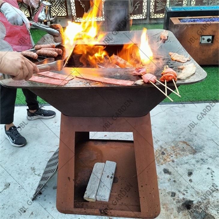 Corten Steel Kamin Roštilj