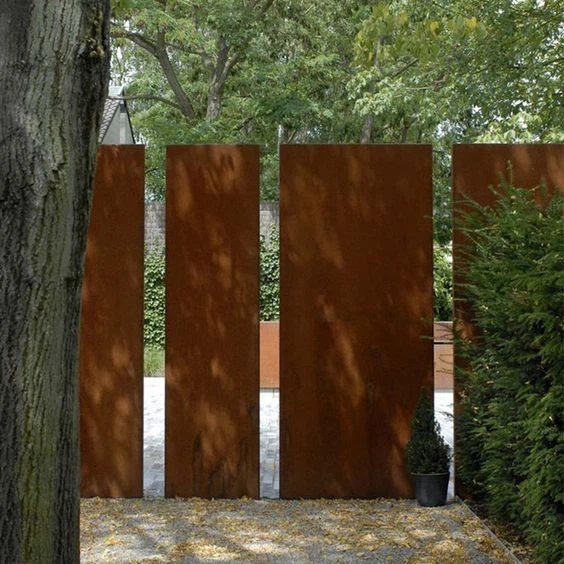 Metal Partition For Courtyard